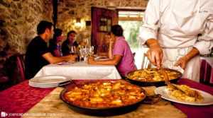 paella cooking show after wine tasting Falset Priorat